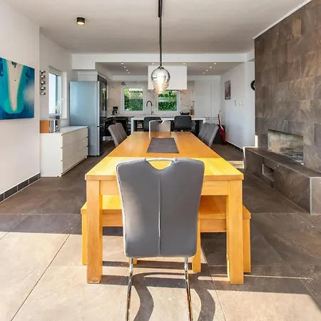 In With Sauna Nyaraló *