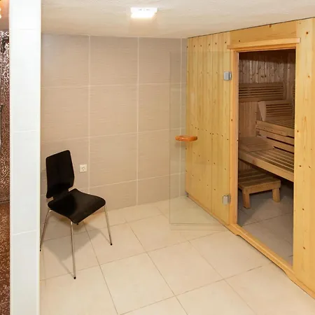 Cozy In With Sauna 度假居 *