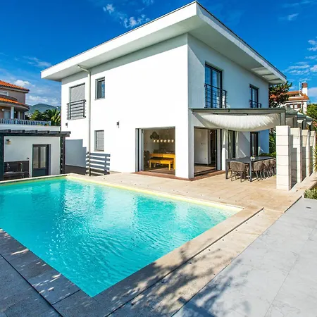 Nyaraló In With Sauna *