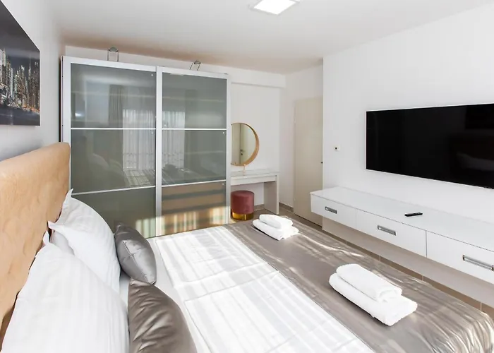 In With Sauna בית נופש *