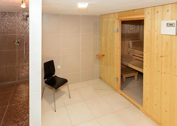 In With Sauna בית נופש *